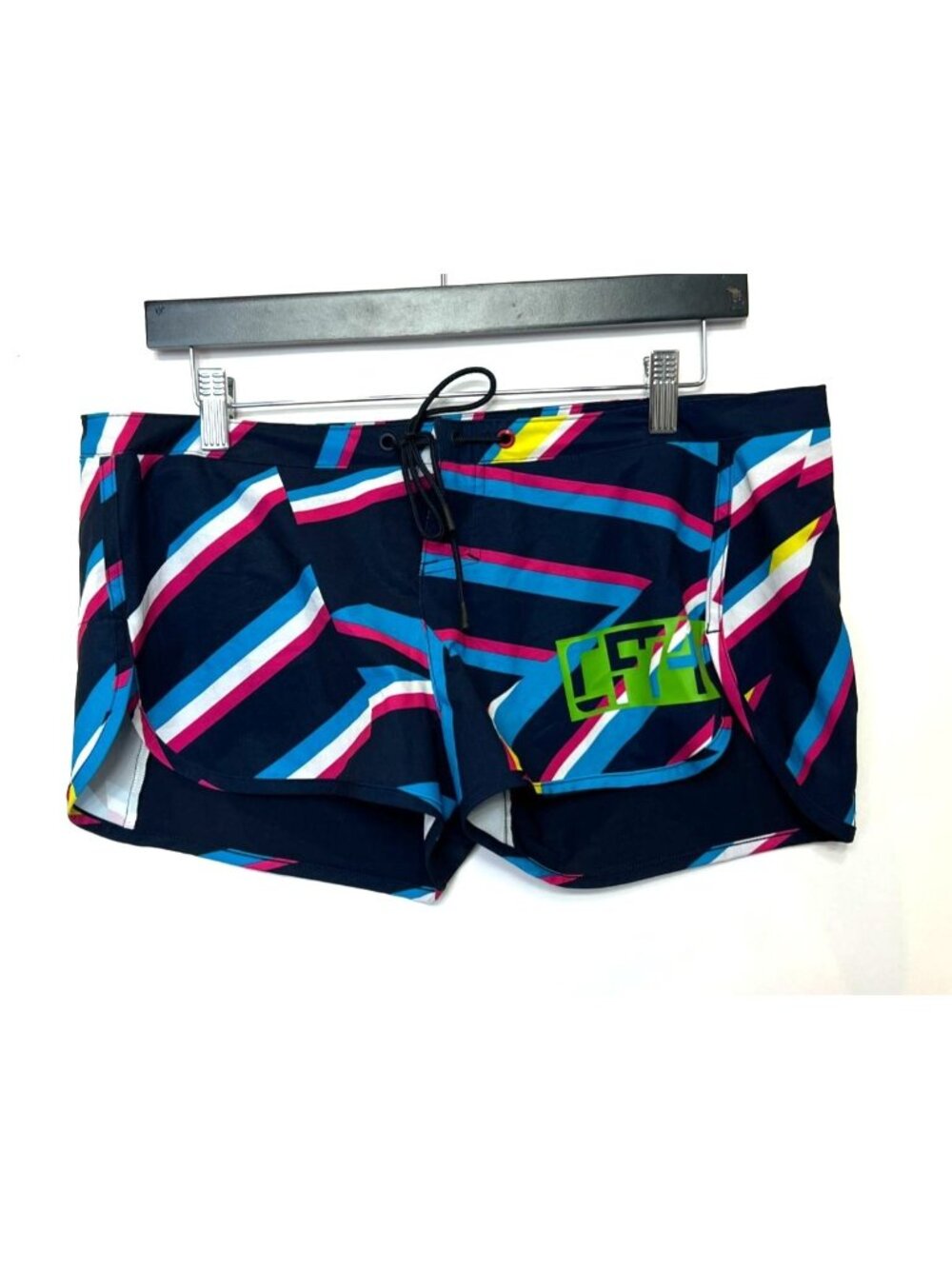 Reebok Play Dry CrossFit Performance Board Shorts Multicolor Stripes Medium